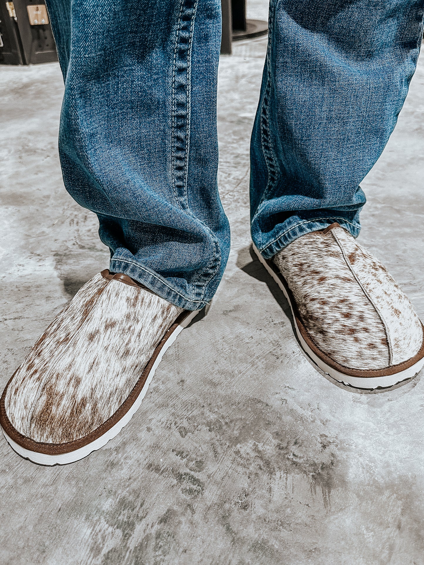 Swift Cowhide Slippers in Men’s