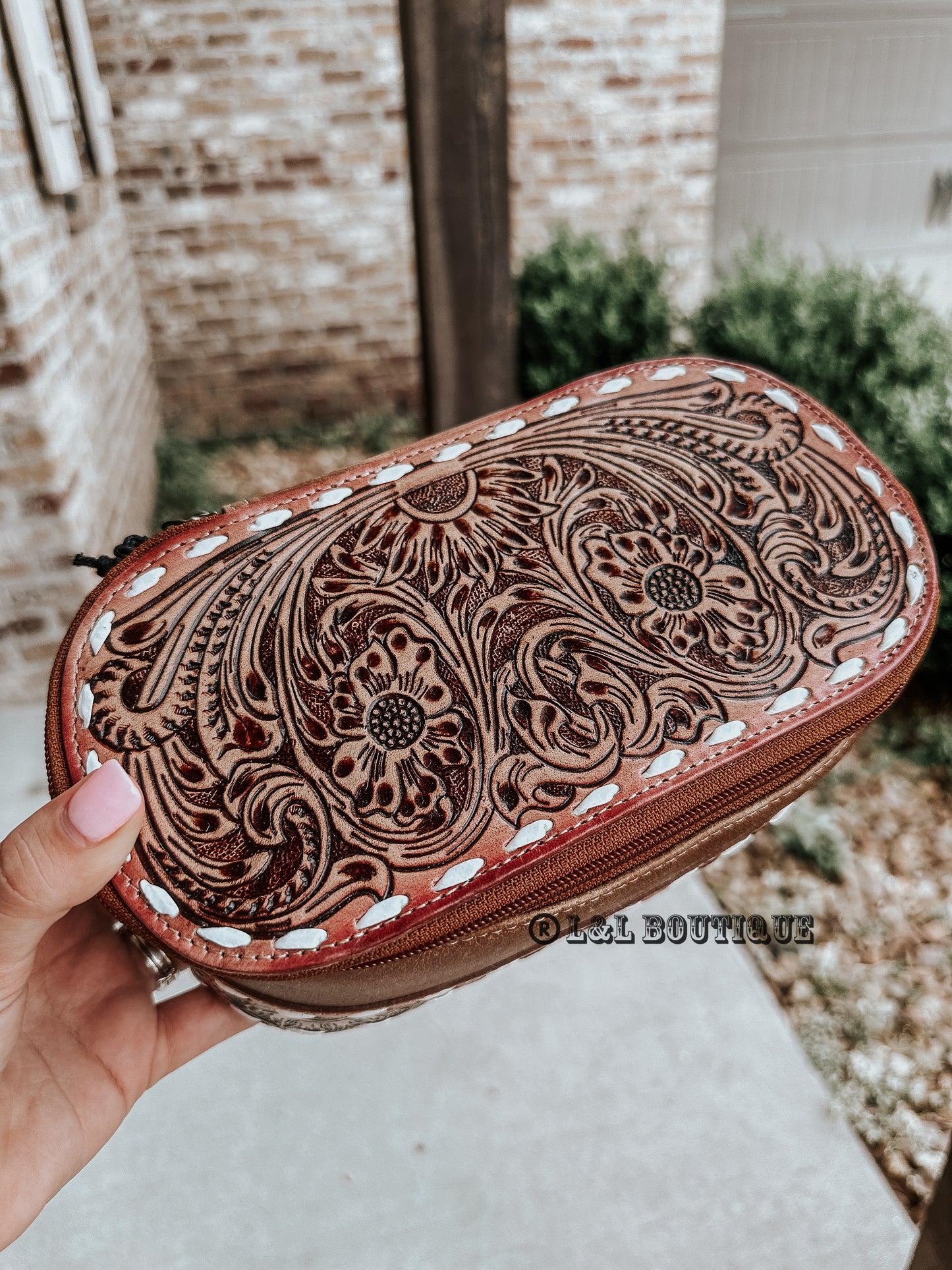 Chester Leather Makeup Bag in Brown