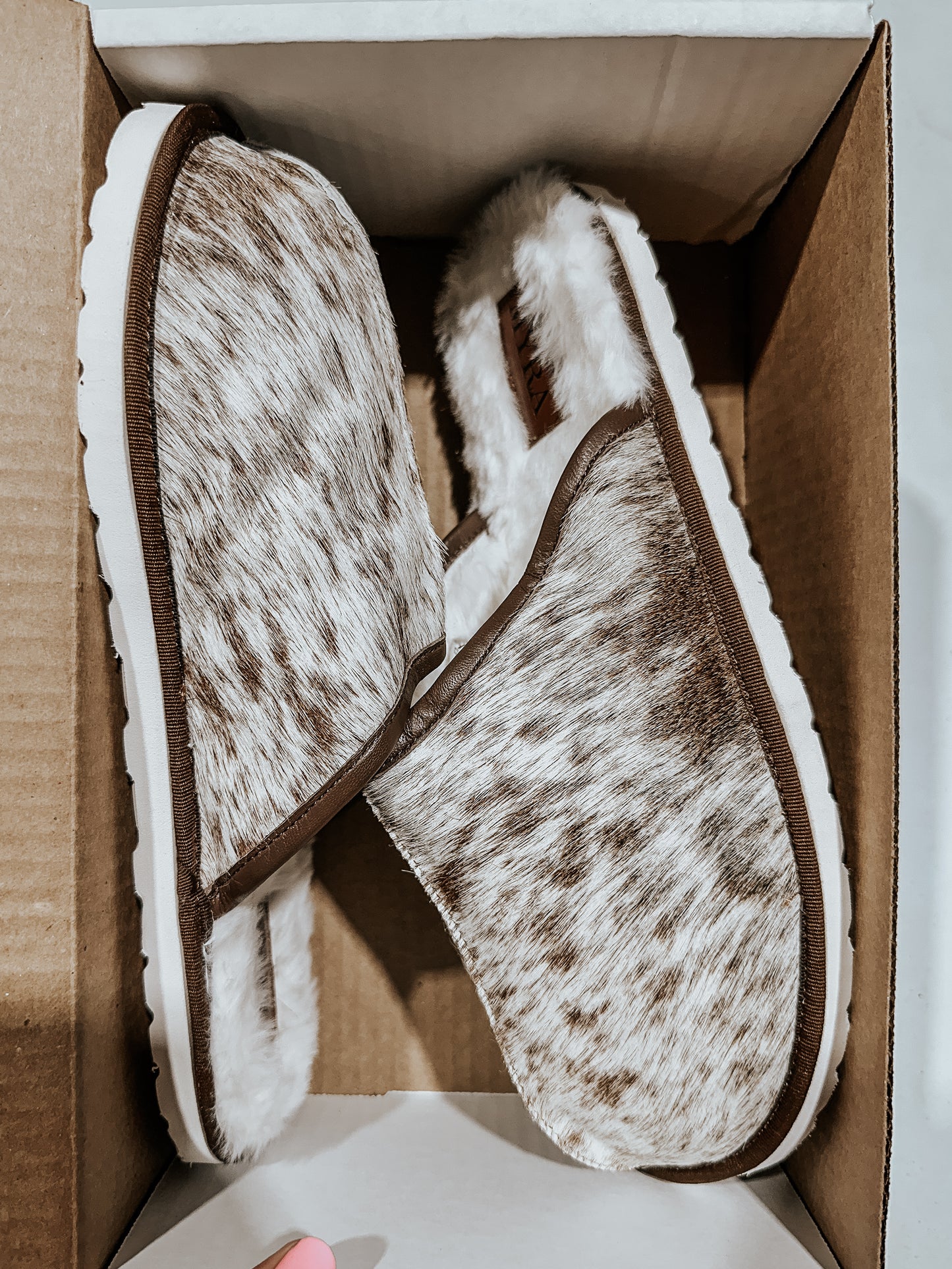 Swift Cowhide Slippers in Men’s