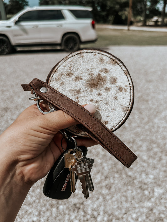Halo Cowhide Coin Pouch Keychain in Tan