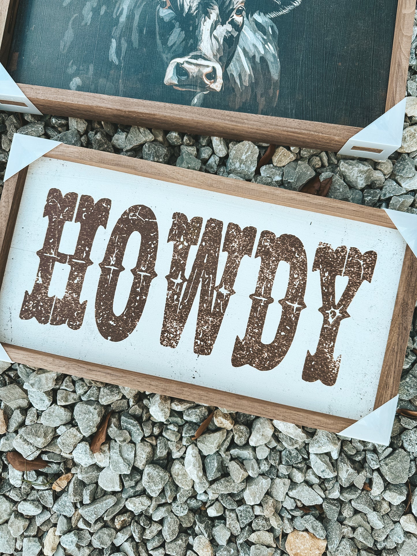 Rust Howdy Wooden Decor