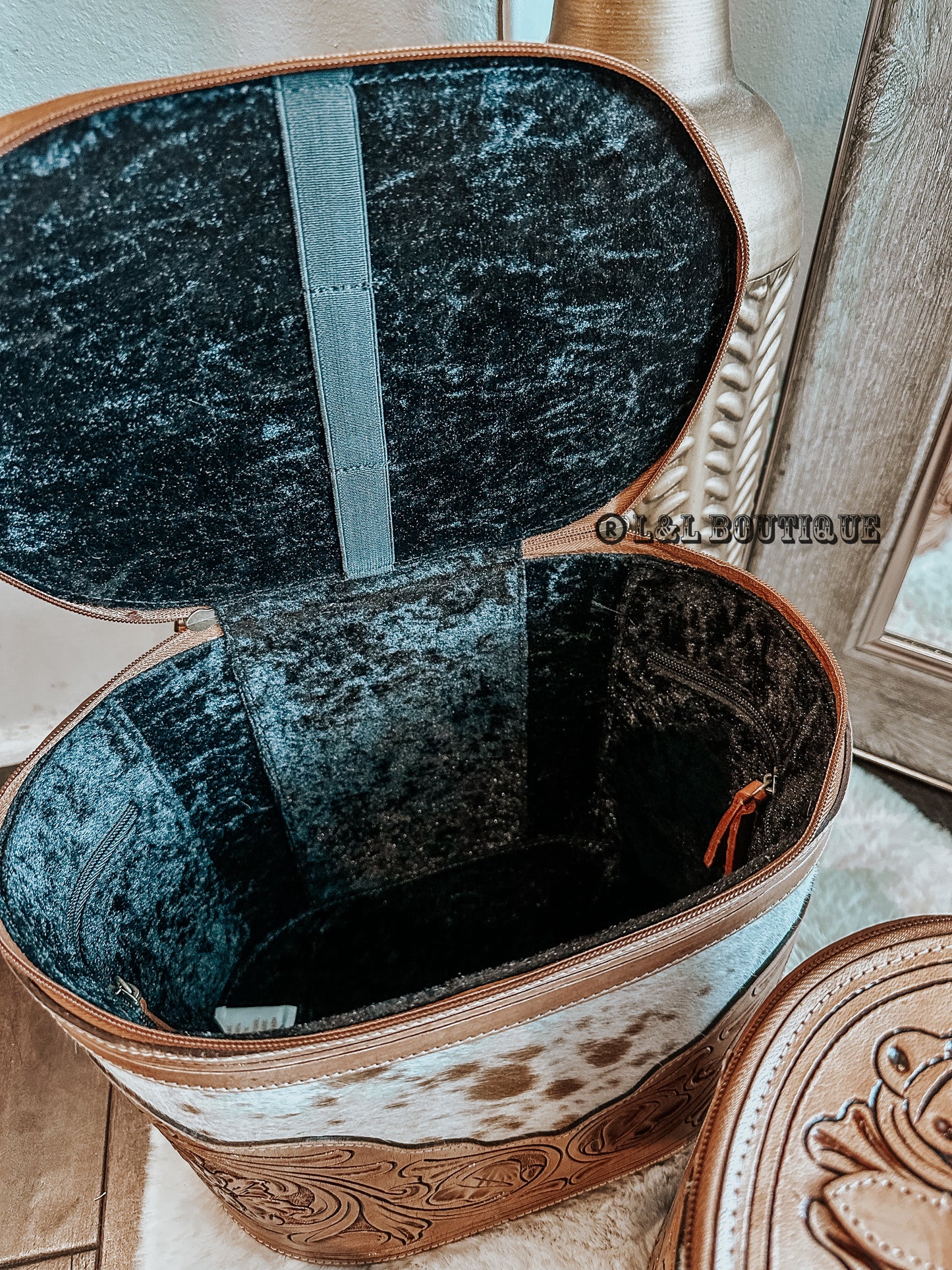 Wesley Cowhide Leather Travel Box in Brown