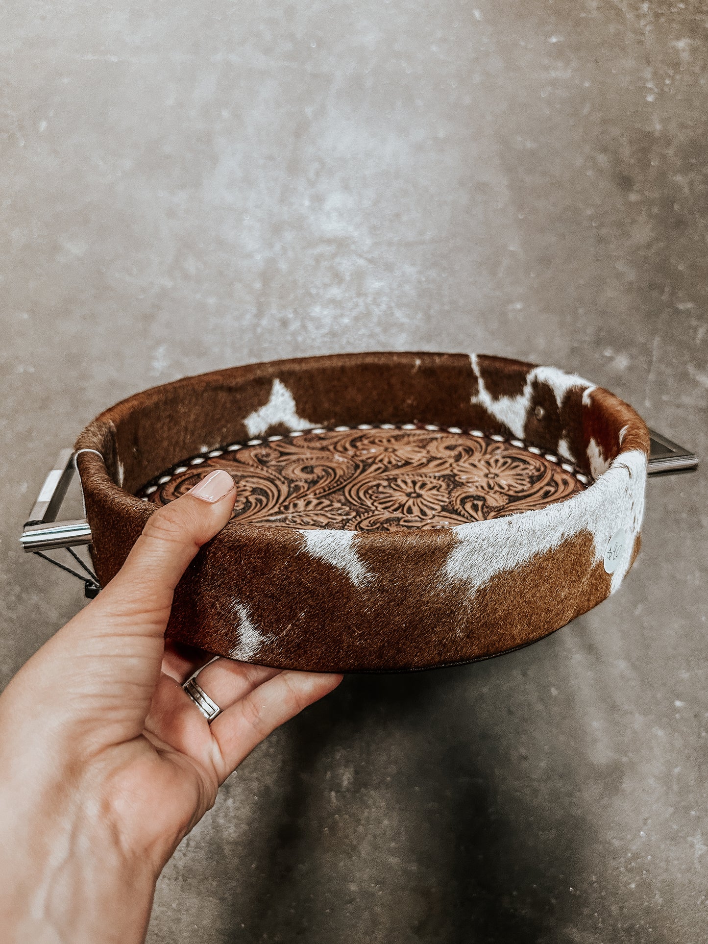 Round Cowhide Leather Tray