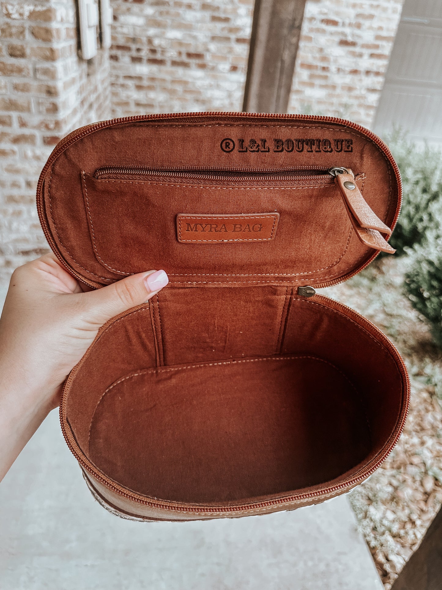 Chester Leather Makeup Bag in Brown