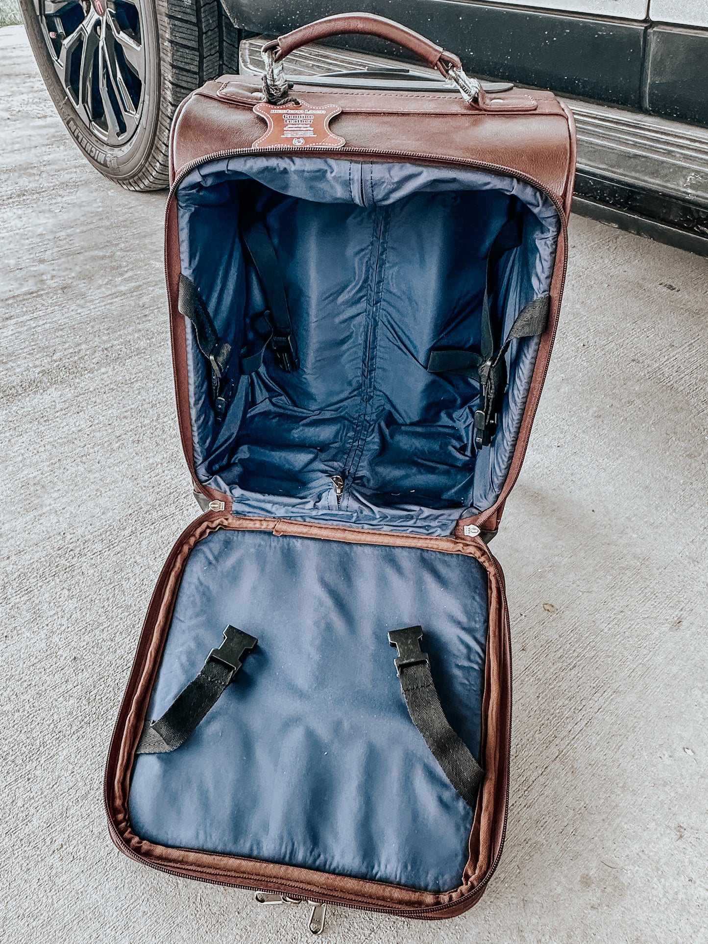 Amarillo Cowhide Suit Case
