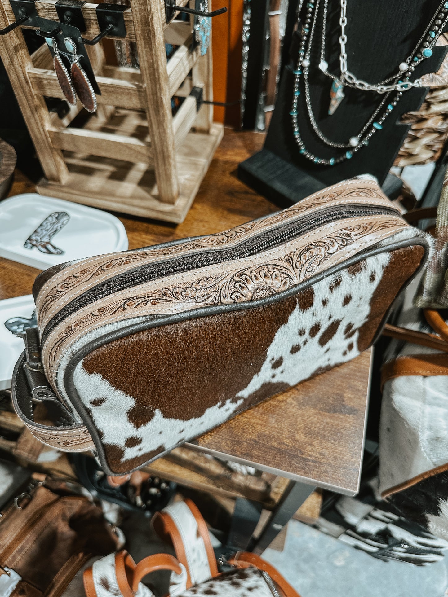 Roanoke Cowhide Leather Toiletry Bag