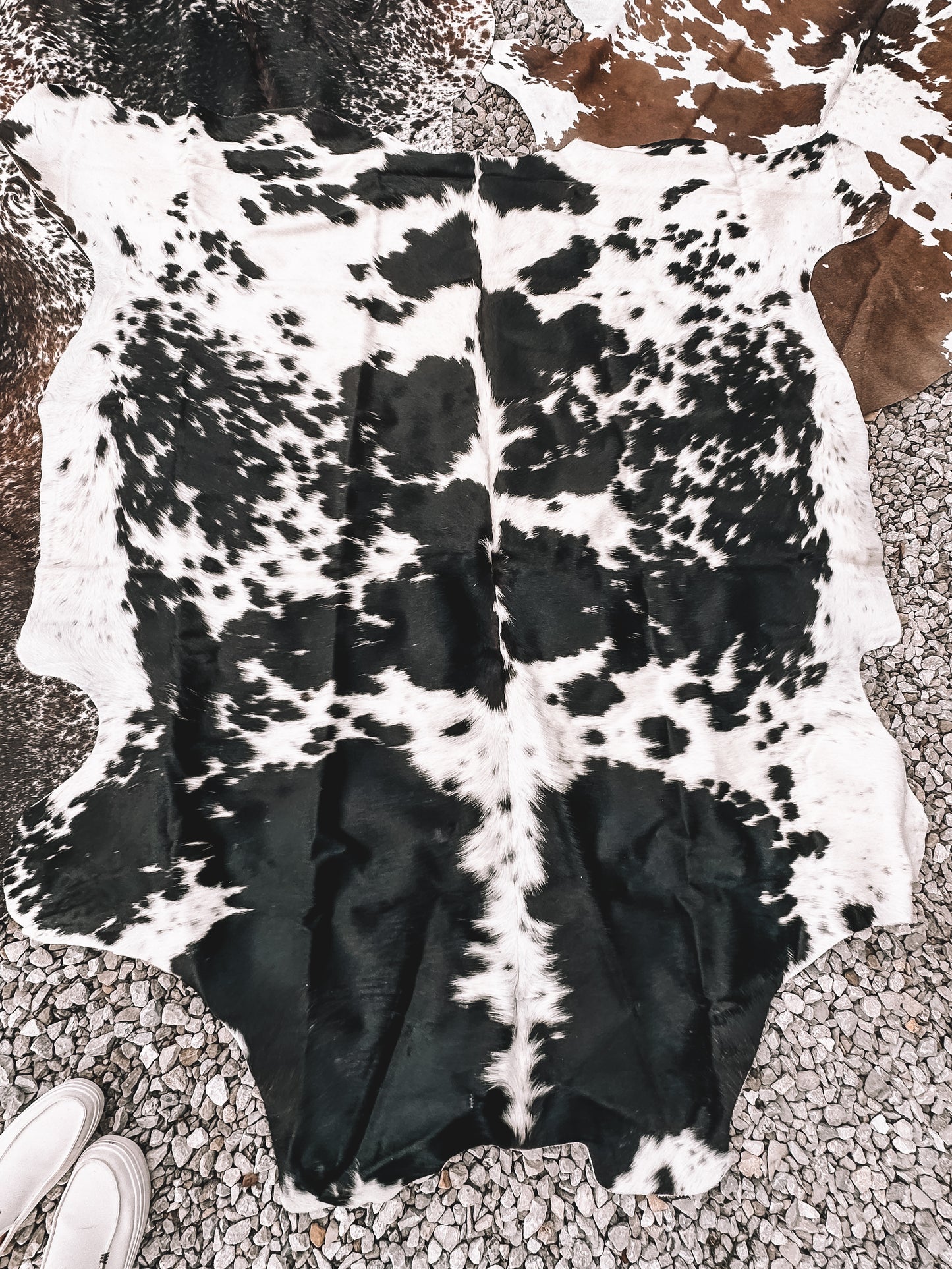 Jumbo Cowhide Rug (D)