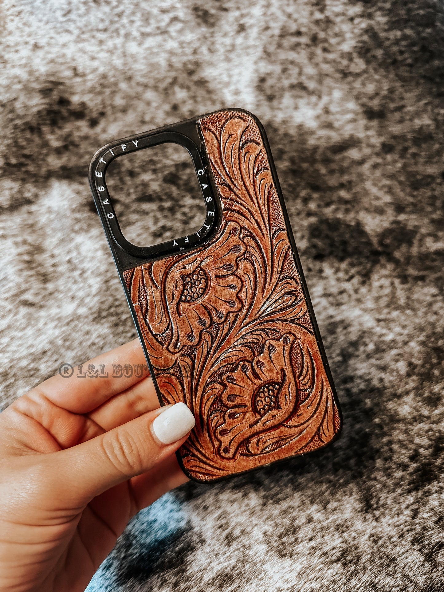 Light Brown Leather iPhone Case (14 Pro)