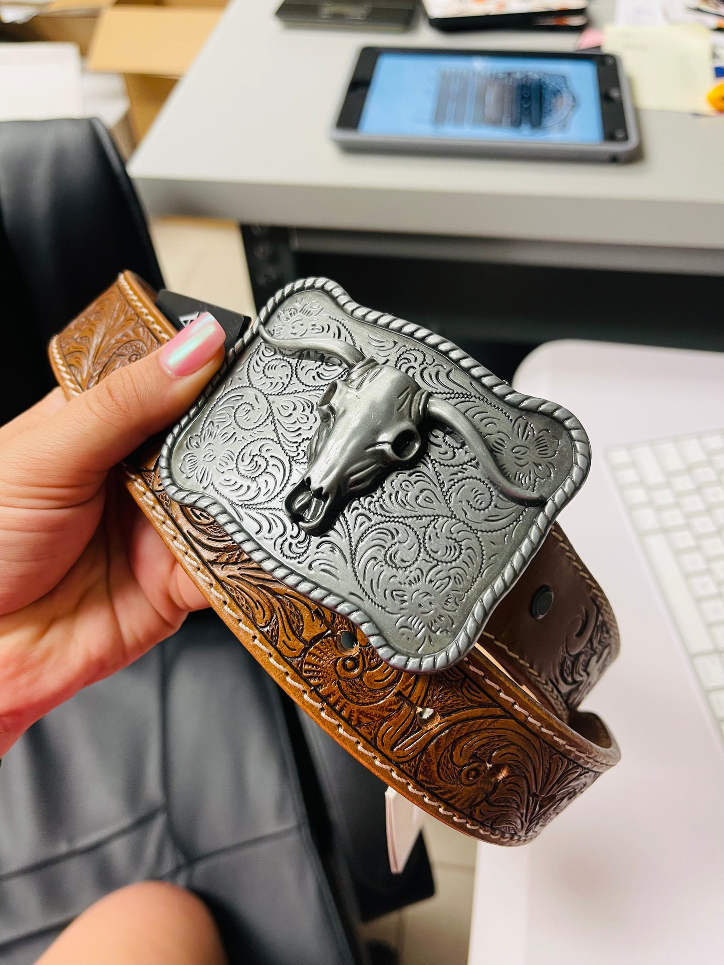 Structured Steer Buckle Leather Belt