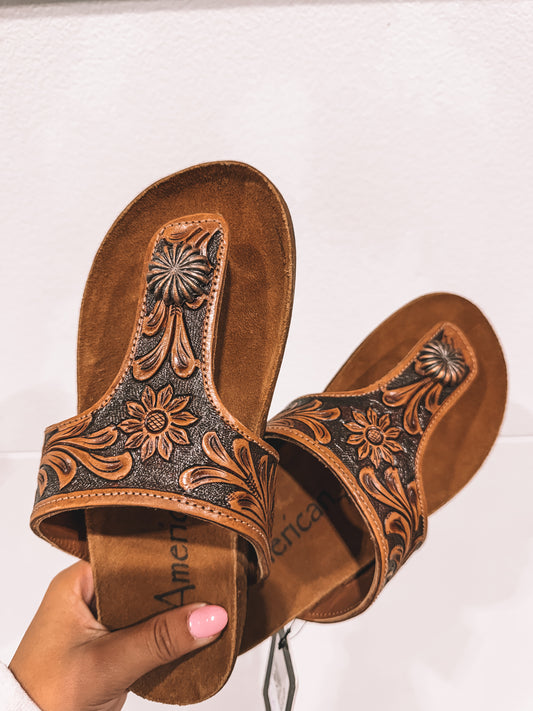 Tooled flip flops with Concho