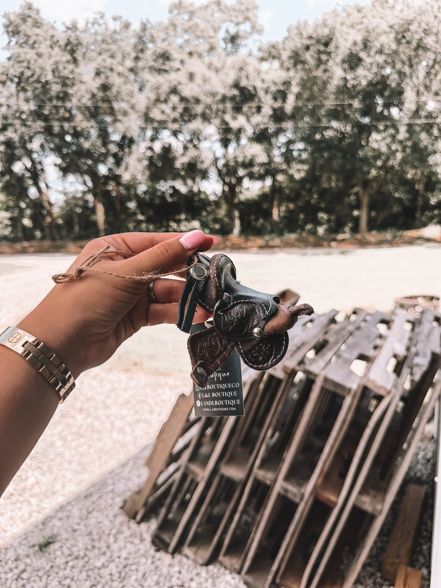 Saddle Rear View Mirror Hanger