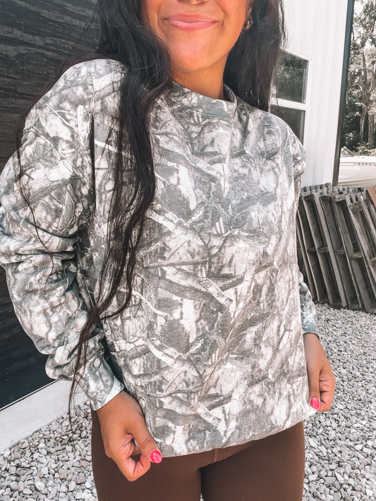 Camo Crewneck in Olive
