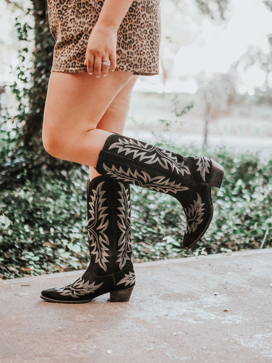Trail Boots in Black