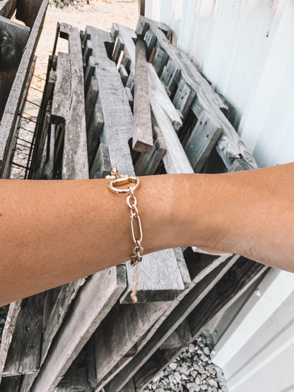 Horsebit Oval Link Chain Bracelet