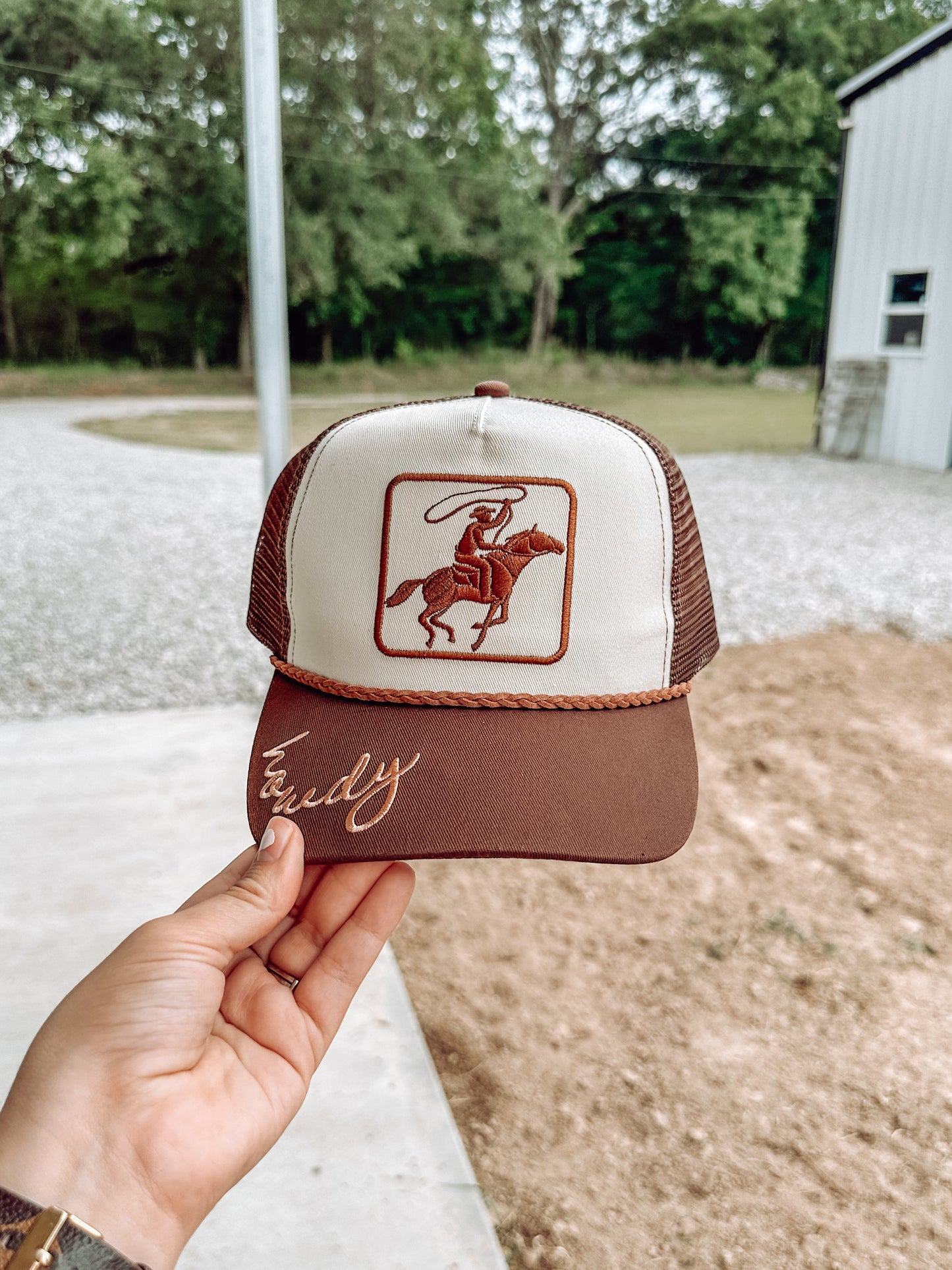 Ropin’ Cowboy Howdy Bill Trucker Hat in Brown