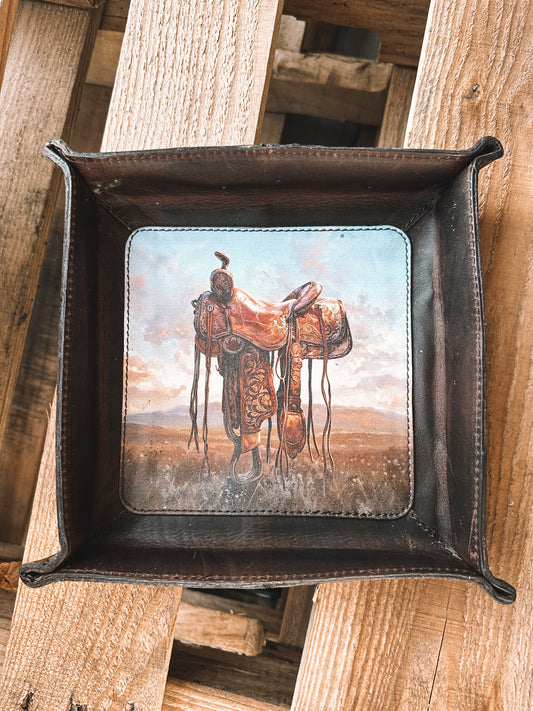Saddle Tray