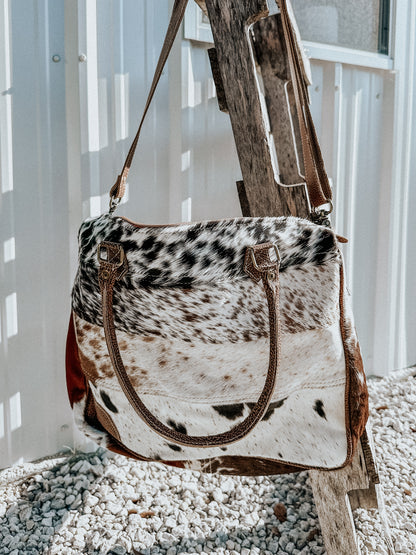 Cowhide Stripes Laptop Crossbody Bag