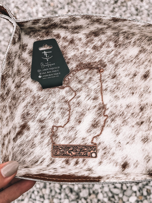 Embossed Bar Necklace White