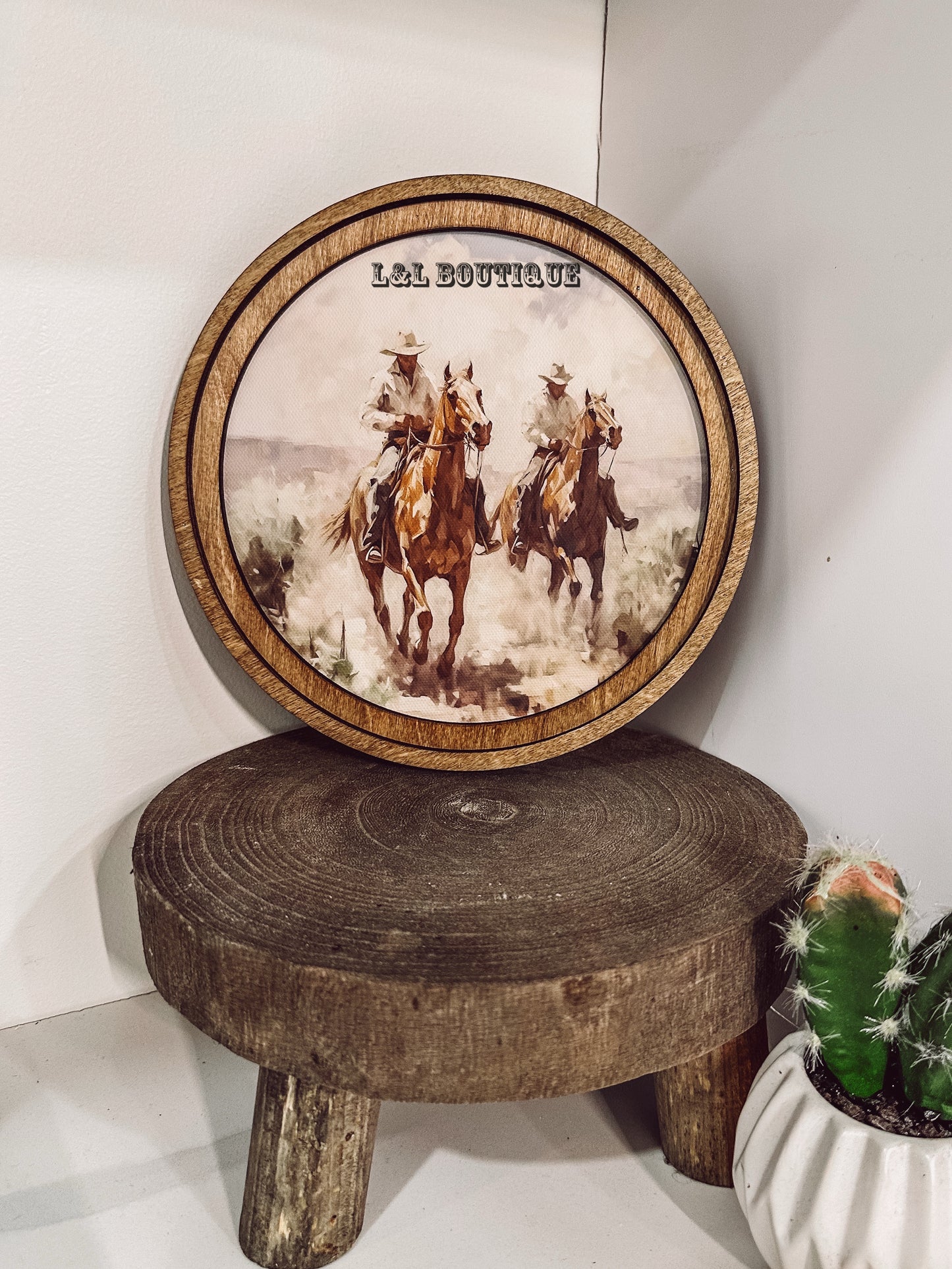 Dos Cowboy Wooden Round Decor