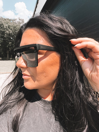 Black Hindsight Sunnies by Quay