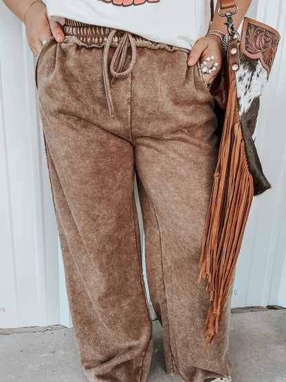 Mineral Washed Sweatpants in Mocha