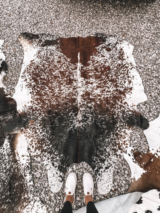 Jumbo Cowhide Rug (B)