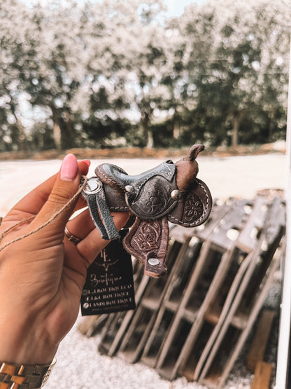 Saddle Rear View Mirror Hanger