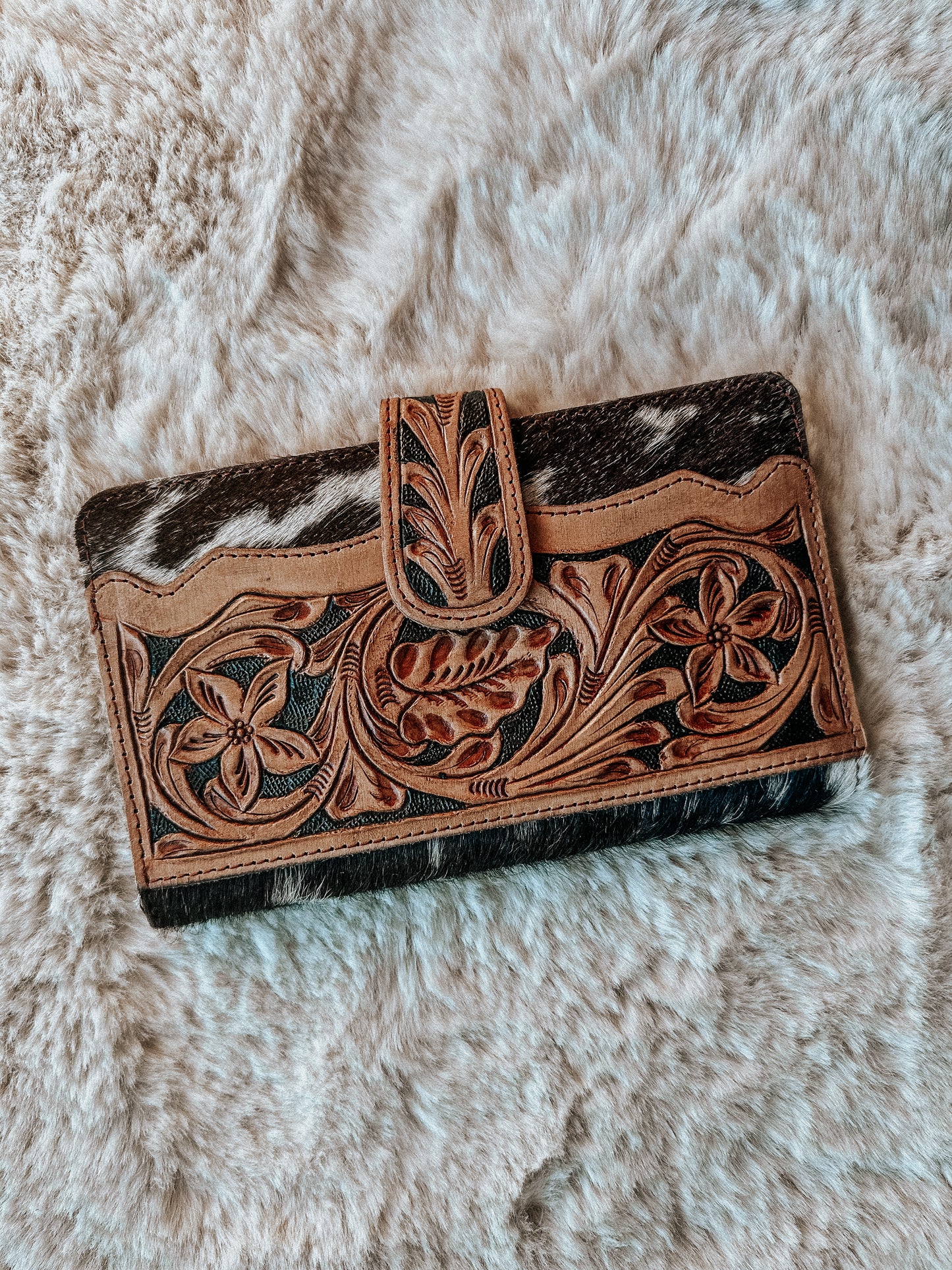 Wink Cowhide Leather Wallet