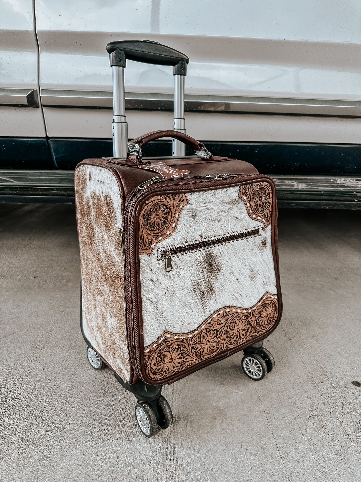 Amarillo Cowhide Suit Case