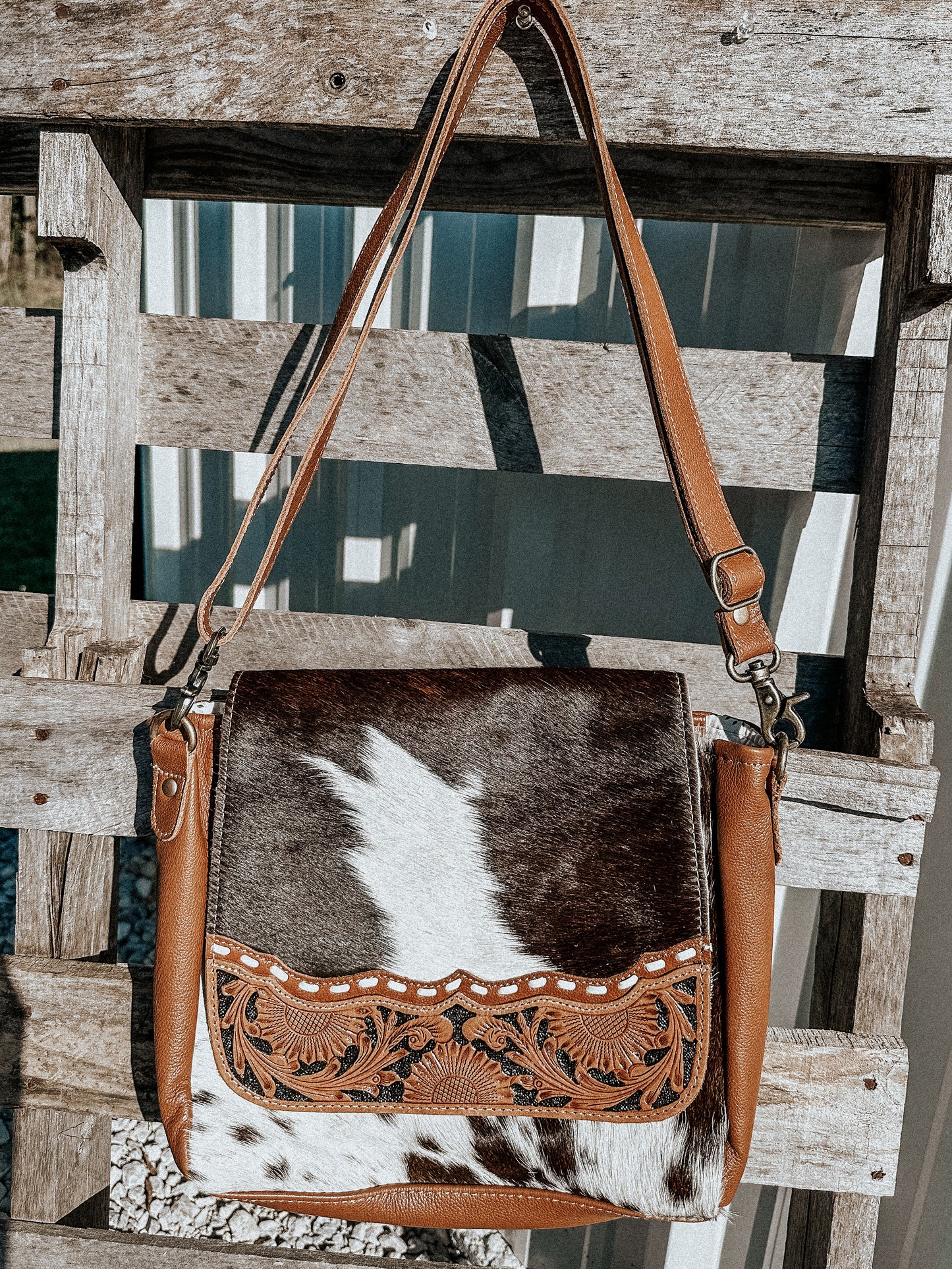 Magnifique Cowhide Leather Crossbody Concealed Carry