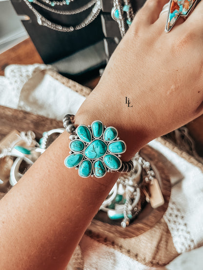 Nav Beaded Cluster Bracelet in Turquoise