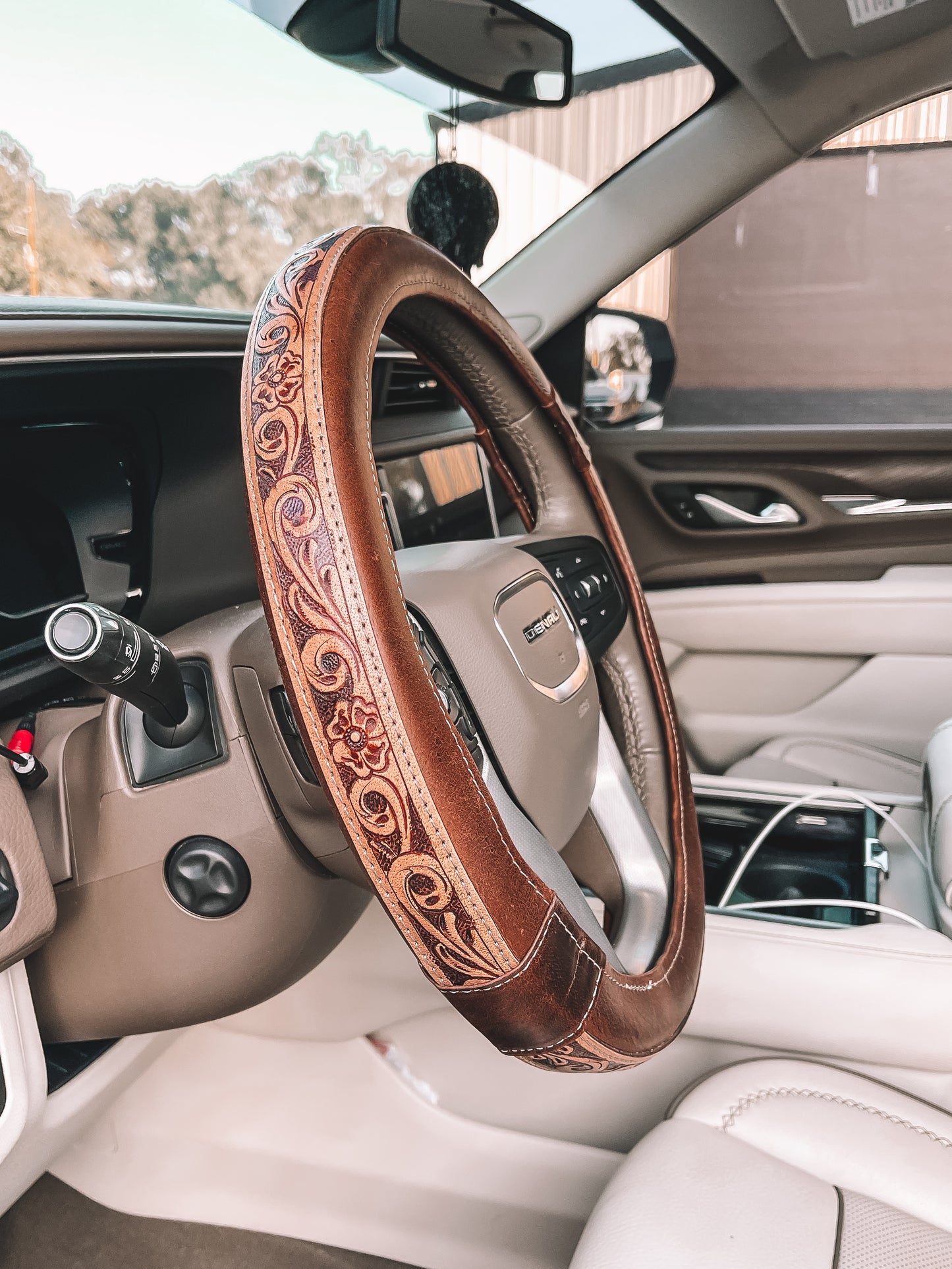 Tooled Leather Steering Wheel Cover in Brown 15 inch