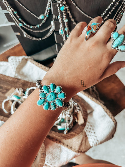 Nav Beaded Cluster Bracelet in Turquoise