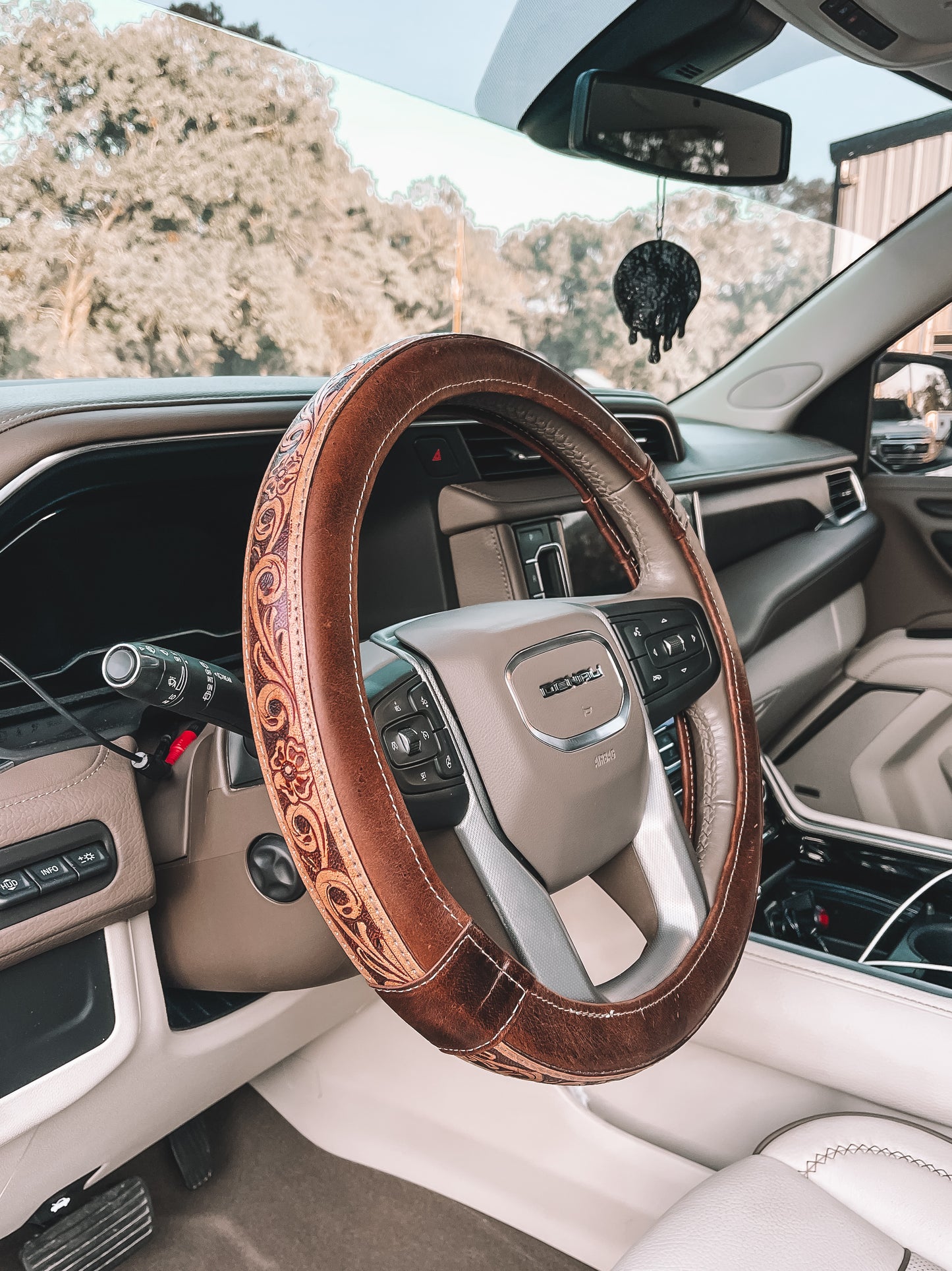 Tooled Leather Steering Wheel Cover in Brown 15 inch