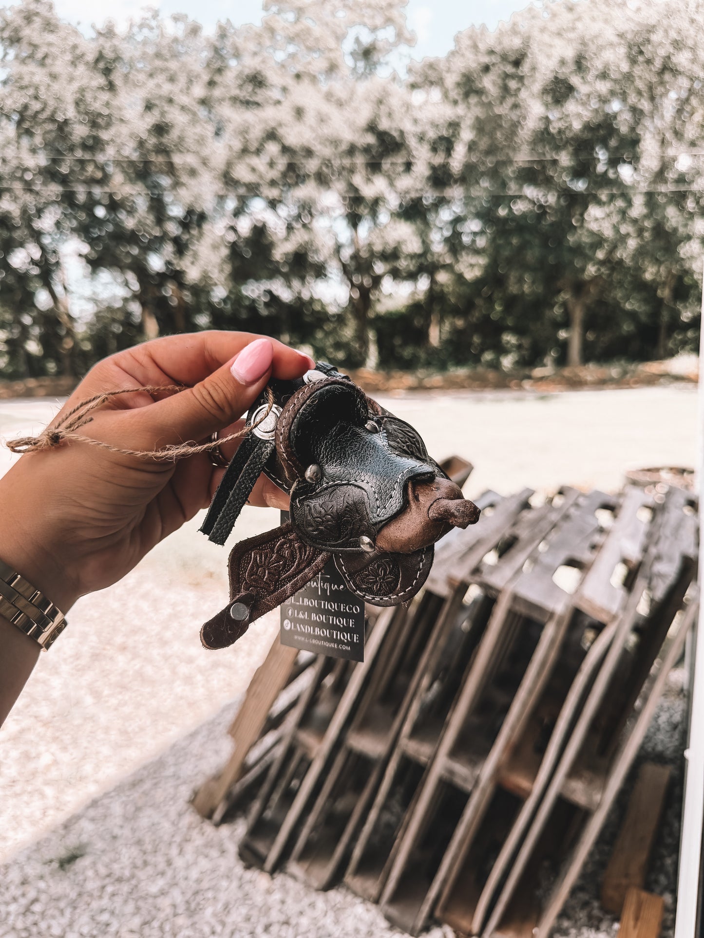 Saddle Rear View Mirror Hanger