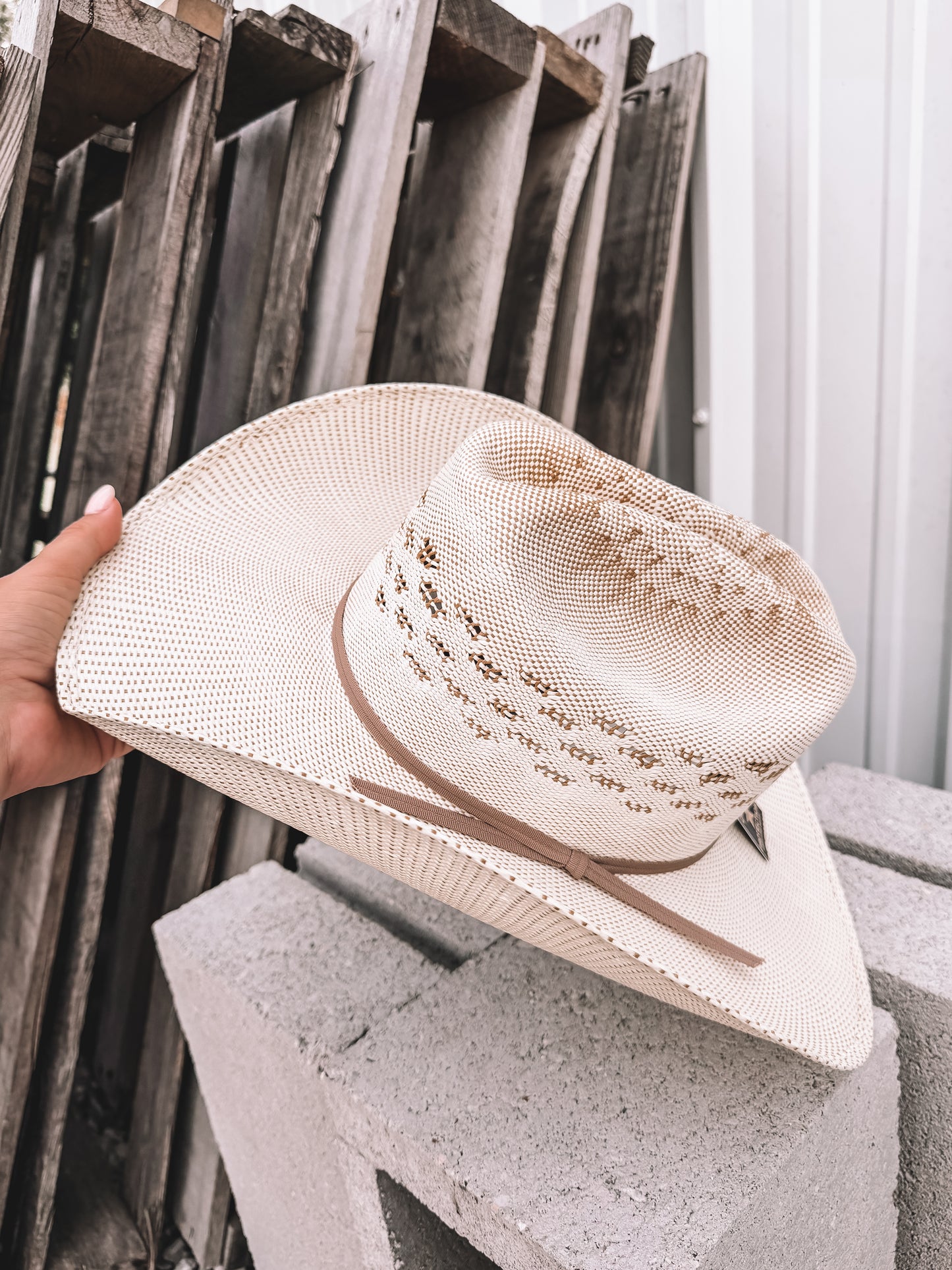 Bangora Straw Cowboy Hat in Natural