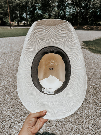 Straw Cowboy Hat in Ivory