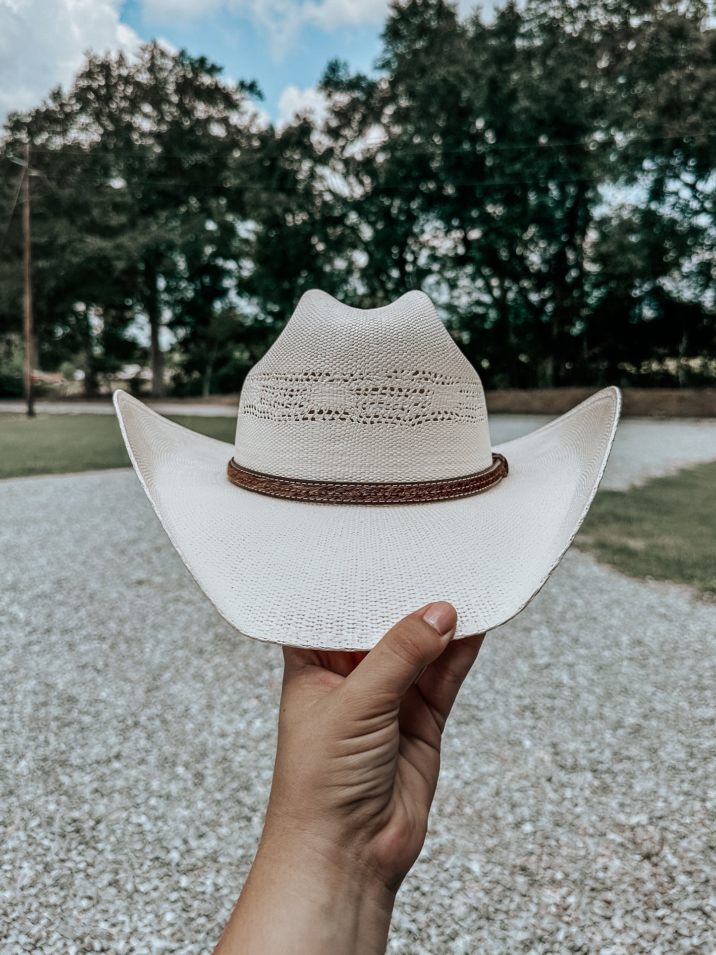 Straw Cowboy Hat in Ivory