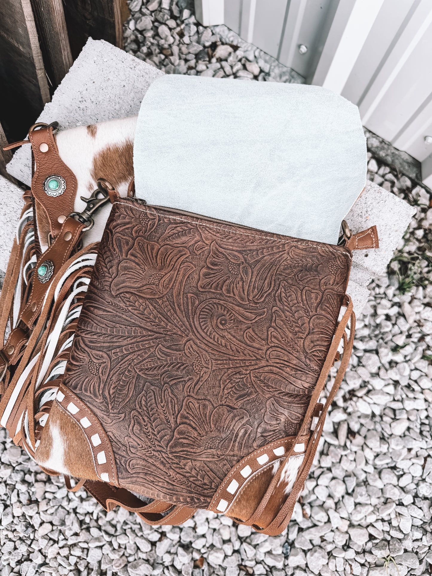 Mesa Prairie Concealed Carry Cowhide Crossbody