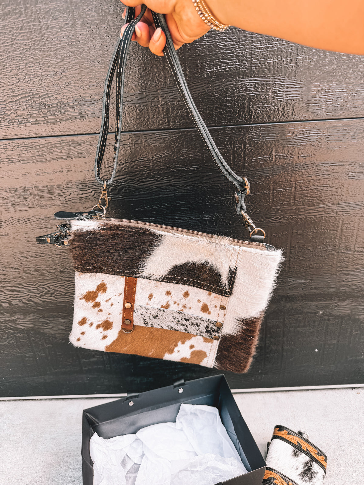 Inlay Ridge Flask Cowhide Bundle
