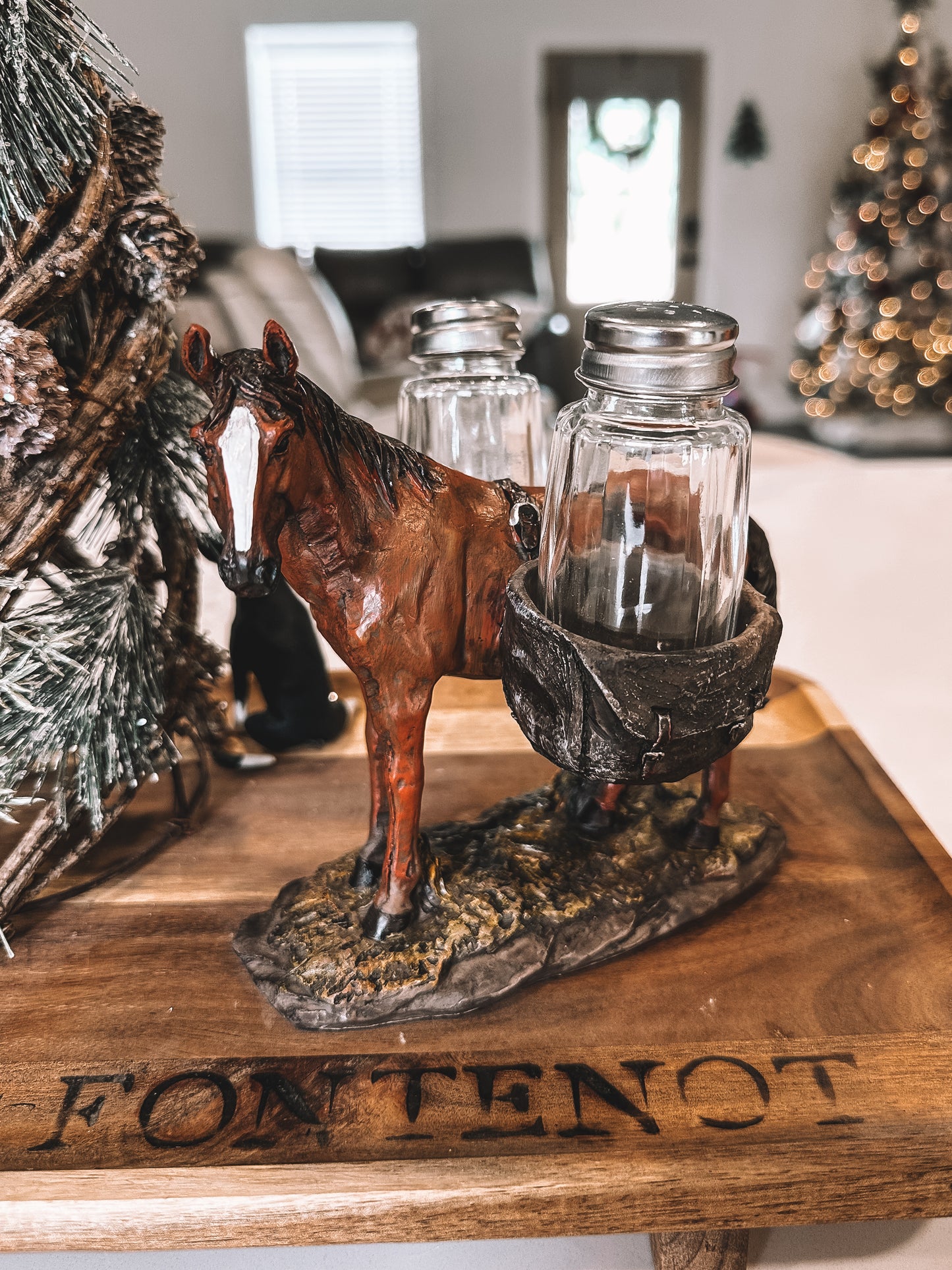 Horse Salt & Pepper Shaker Set