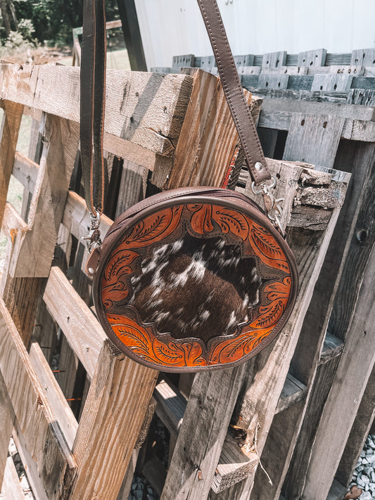 Spur Cowhide Leather Canteen Crossbody
