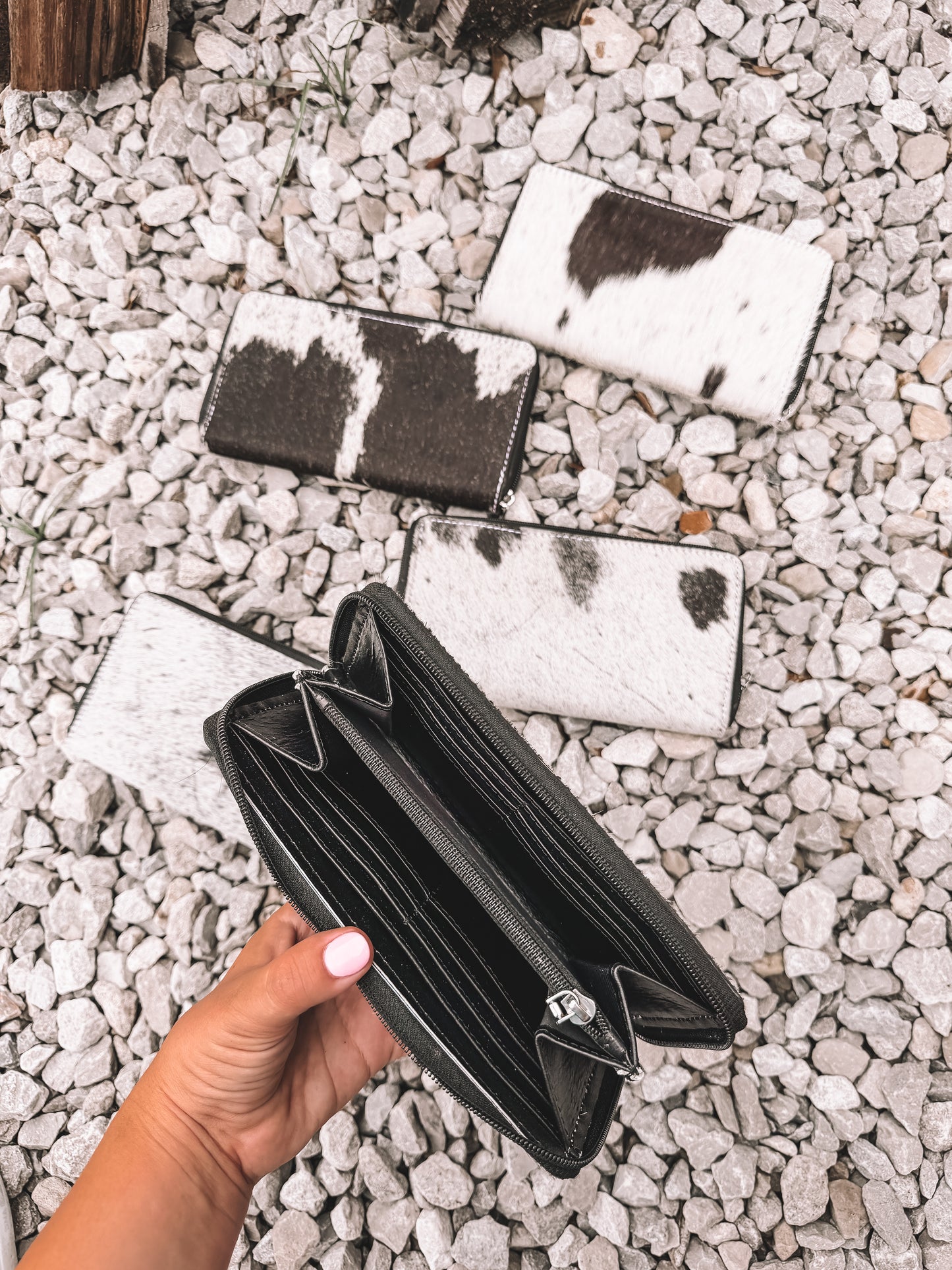 Cowhide Zip-up Wallet in Dark