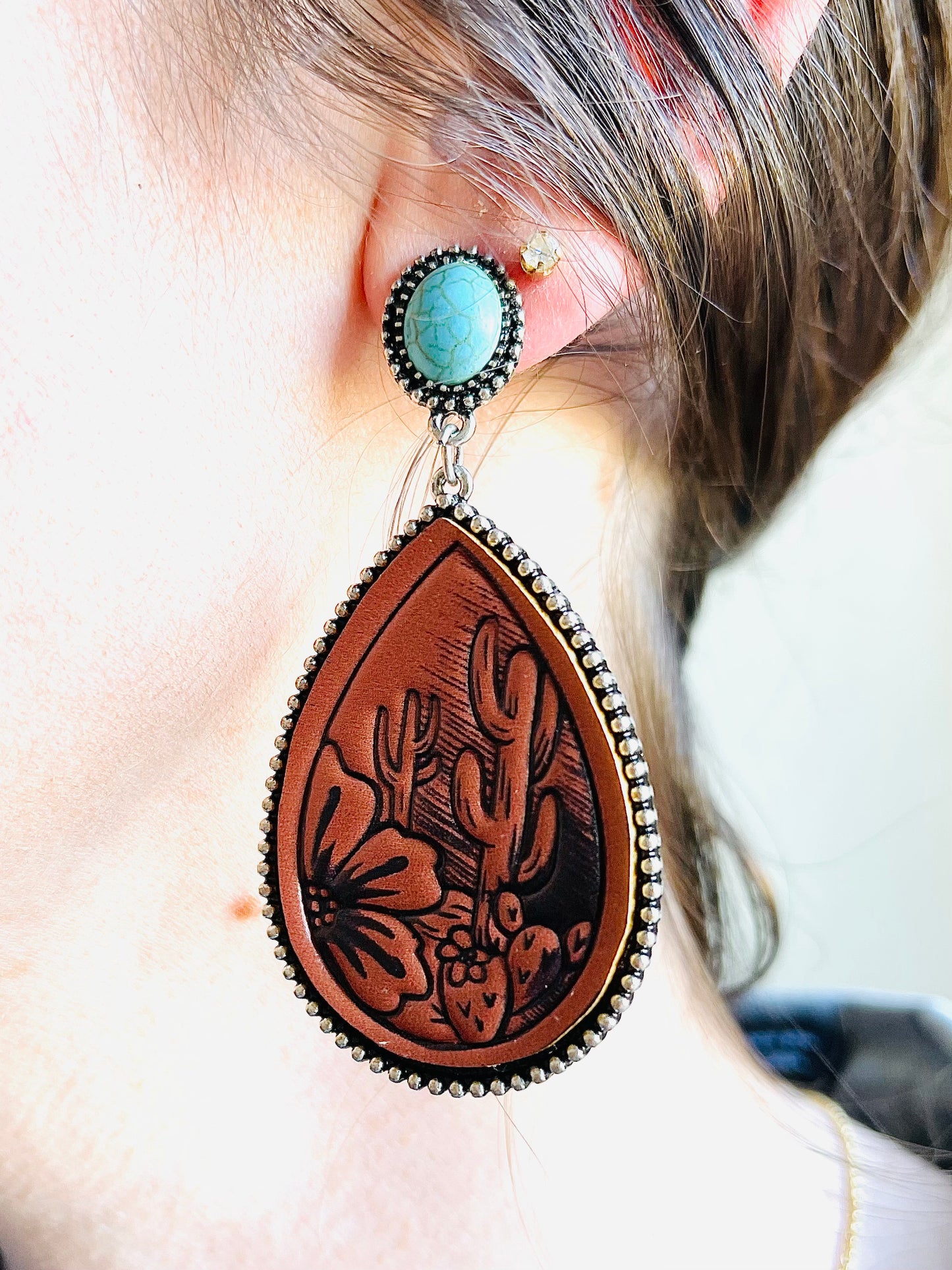 Daisy Leather Turquoise Dangle Earrings