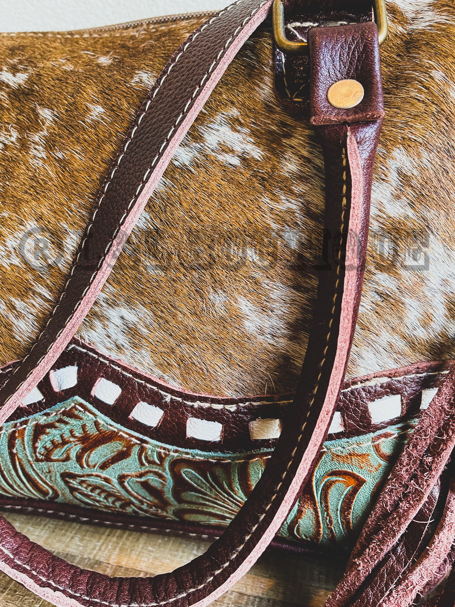 Recycled lariat rope handles on cowhide bag. Just the right size!  www.diamond57.com | Cowhide purse, Cowhide bag, Western bag